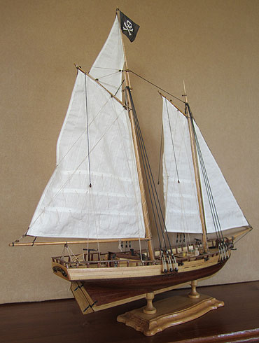 Модель корабля для интерьера. Пиратская шхуна Медуза (Jellyfish)