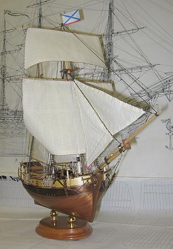 Модель корабля для интерьера. бригантина Юнона